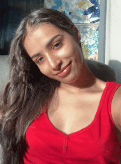 Dahlia Lakra